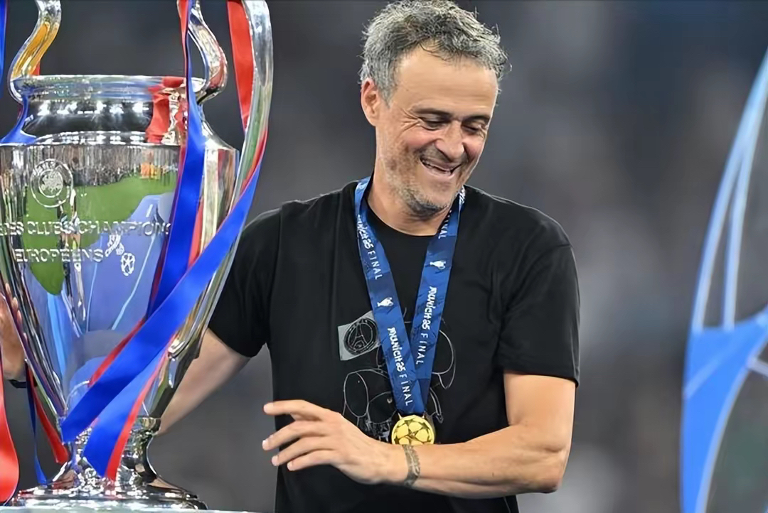 天行官方网站 -巴黎圣日耳曼迎荷甲关键赛，今晨造点机会，悬念犹存，球探报告显示潜力 